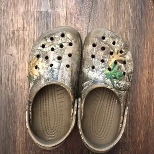 Crocs, boys size 3.  Camo